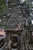 Ta Prohm temple - sculpted fronton 